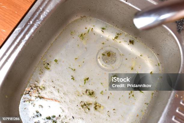 Como desentupir pia de forma fácil